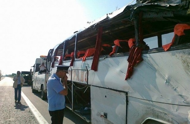 8 души загинаха при тежка катастрофа на магистрала „Тракия”