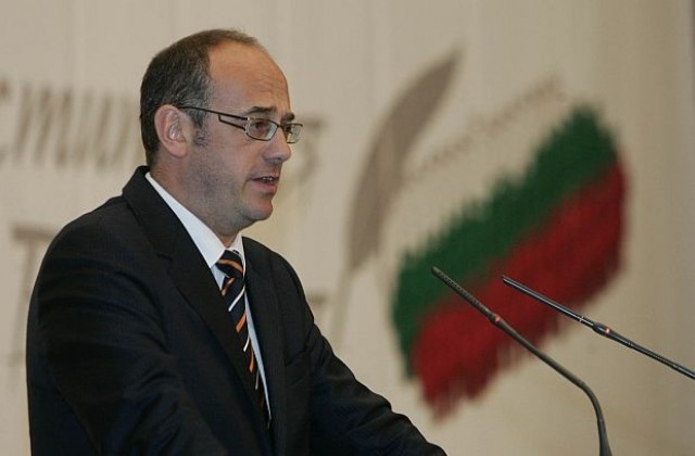 БСП и ГЕРБ ще бавят до последно кандидатурите си за президент според Атанас Семов