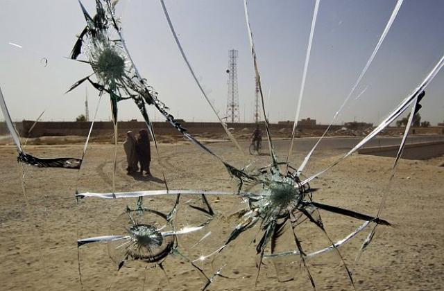 Четирима души загинаха при атентат в афганистанския град Мазар-и-Шариф