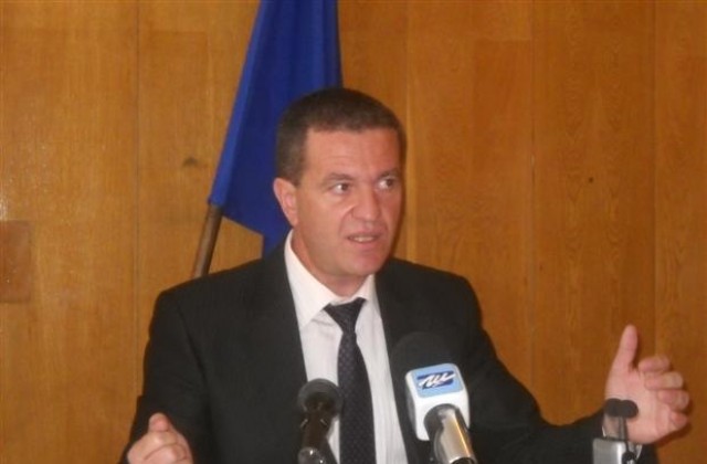 Д. Александров с оценка Среден за работата на община Шумен по европроектите