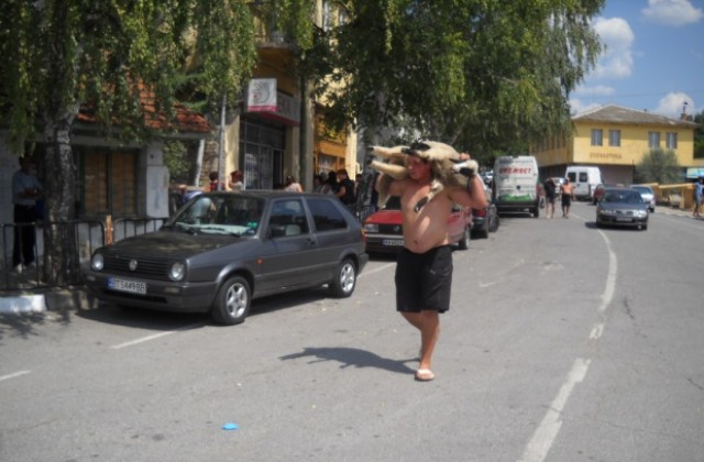 Борби, агнета и наздравици в Коняво