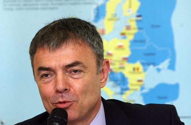 Страната ни има крещяща нужда от медицински сестри смята министър Игнатов