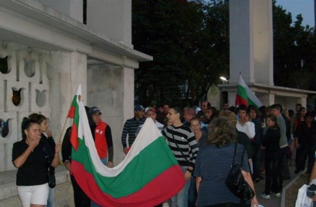 Над 200 шуменци участваха в протест заради убийството на младежа в с. Катуница