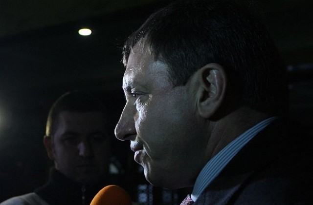 България се нуждае от ново управление, което да спре икономическата разруха, според Алексей Петров