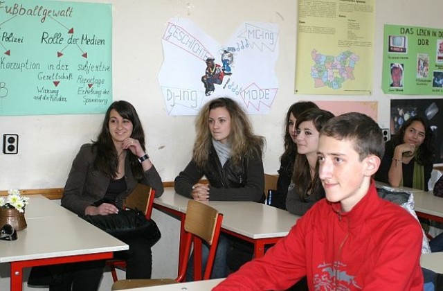 30% повече българчета ще продължат средното си образование в чужбина