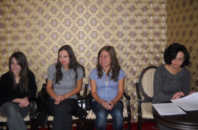 Талантливи момичета получиха подкрепа от Лейдис клуб- Кюстендил