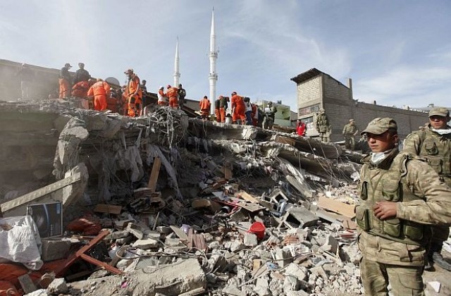 Броят на жертвите при земетресението в Турция надхвърли 200