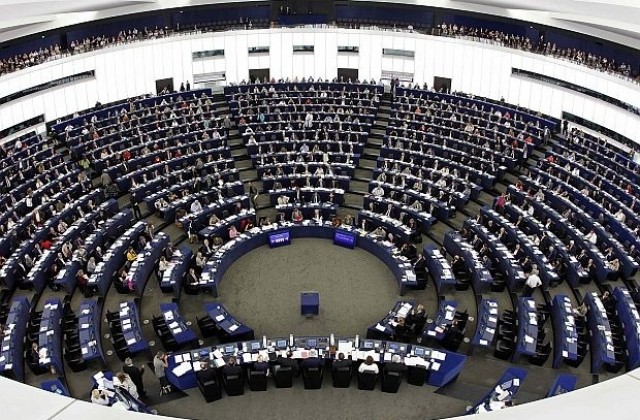 ЕП с резолюция за отварянето на трудовия пазар на ЕС за българи и румънци