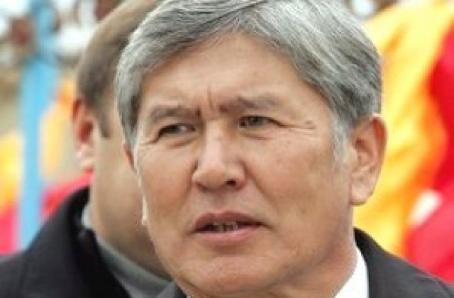 Киргизстан избра Алмазбек Атамбаев за президент