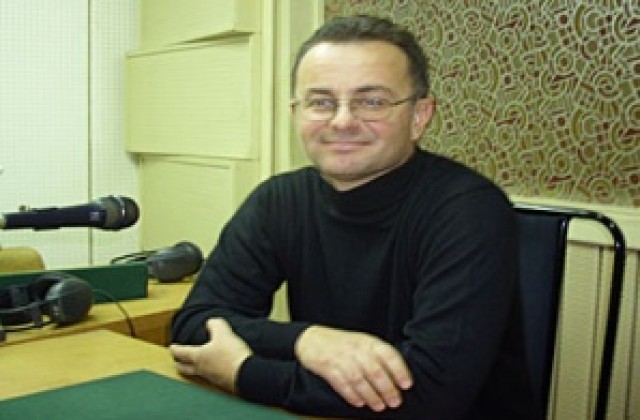 Галин Никифоров представя последния си роман и в Добрич