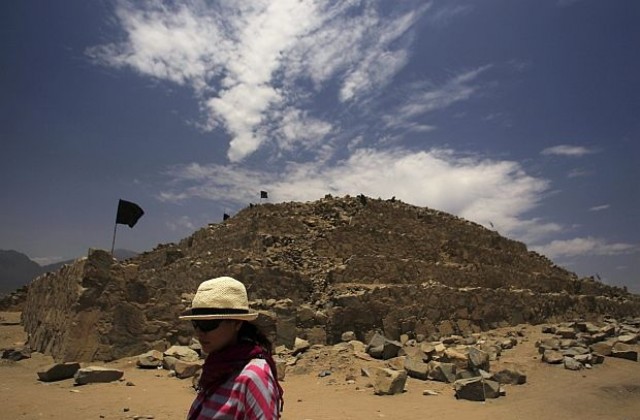 Необичаен скелет откриха в Перу