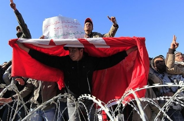 Арабската пролет - не истински революции, а само бунтове