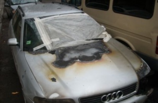Две коли подпалени в Бургаско