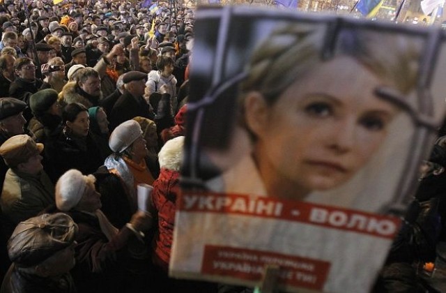 Видеозапис на Тимошенко в затворническото й легло предизвика скандал