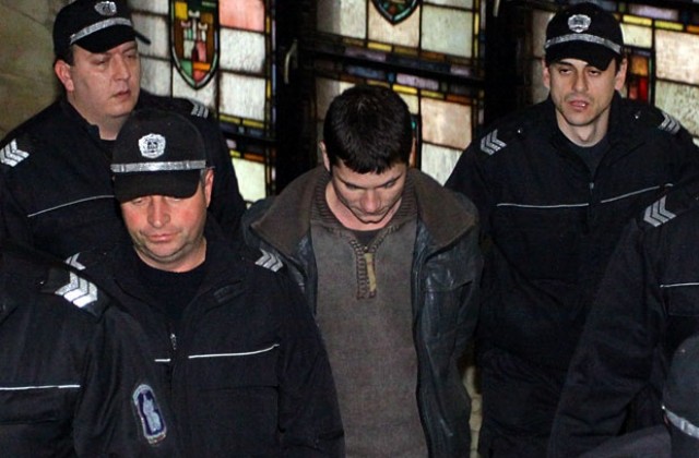 Съдът остави в ареста обвинения за палежи на коли Юлиан Ковачки