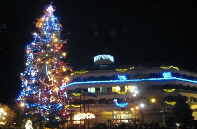 Коледен концерт, театър и стари градски песни в Дупница