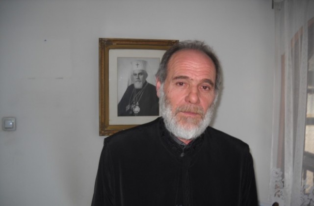 Новият архиерейски наместник отец Генади ще спази традицията за Йордановден