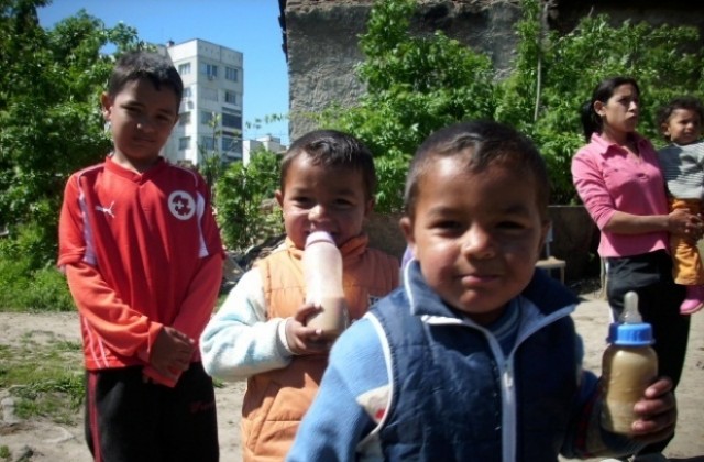 ВМРО сезира съда заради безплатните детски градини за роми