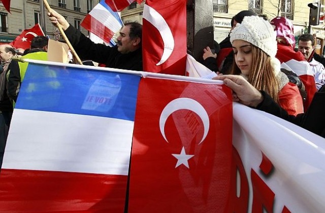 Париж призова Анкара към хладнокръвие относно закона за арменския геноцид