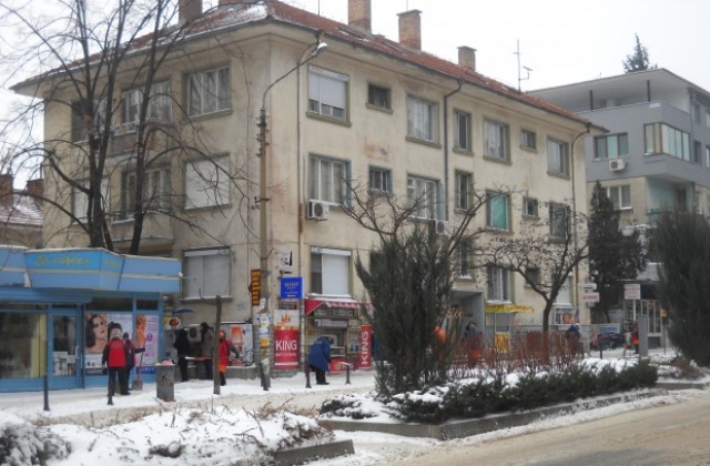 Пътят между селата Дълбоки и Оряховица остава затворен