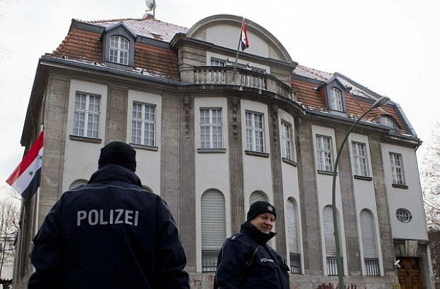 Германия експулсира четирима служители на сирийското посолство
