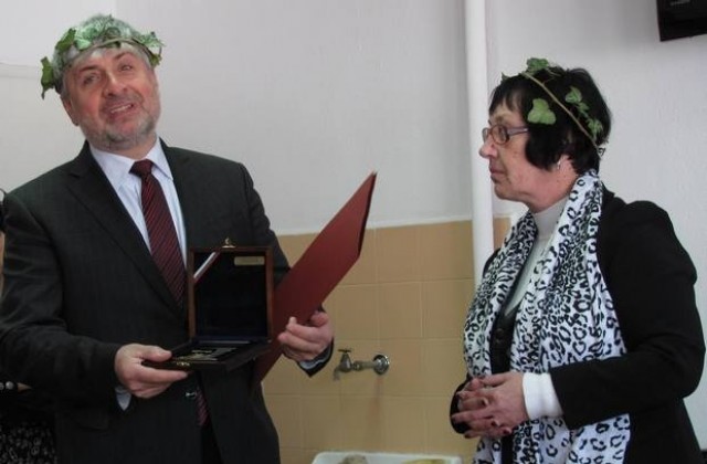 Археологът на годината дари отличието си на търновския музей