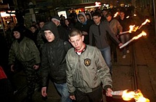 Факелно шествие в памет на ген. Христо Луков се проведе в София