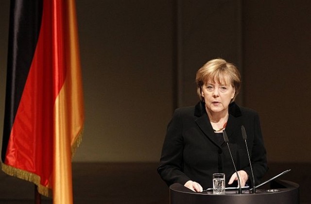 Меркел се извини за убийствата на имигранти, извършени от неонацистка група