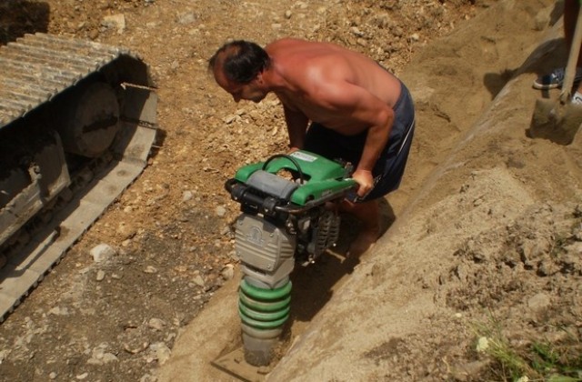 Строят водопровод за селата близо до полигон Ново село