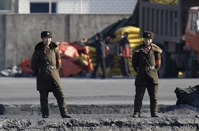 Северна Корея заплаши Южна Корея със свещена война заради обида