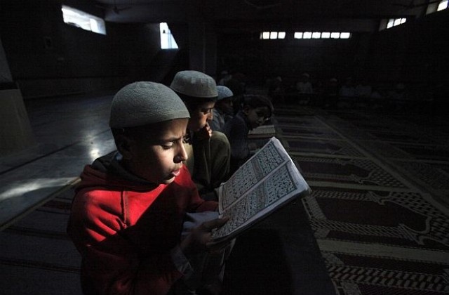 Идентифицирани са американските войници, изгорили Корана в Афганистан