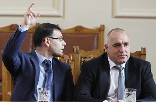 Борисов, Дянков и опозицията влязоха в дебат за бонусите