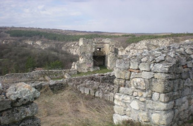 Археологът Стоян Йорданов представя разкопките на Червен