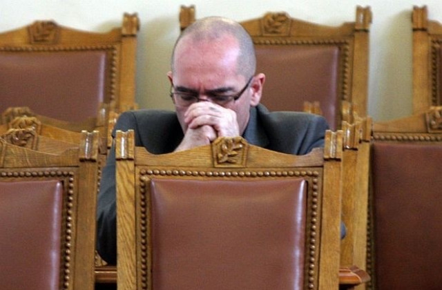 Липса на подкрепа е основният мотив за оставката на Стефан Константинов
