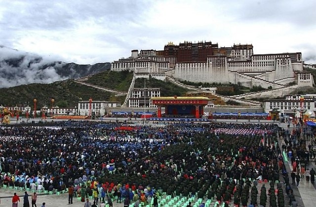 Тибетски монах се самозапали в Китай