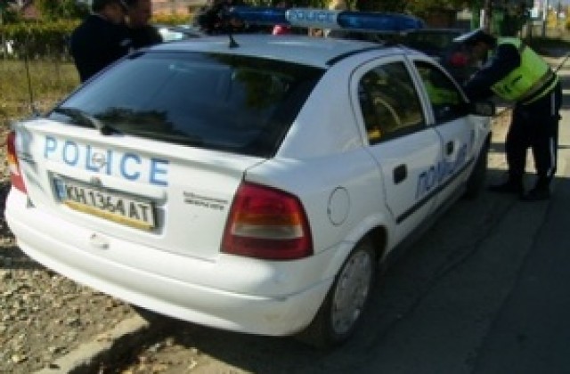 Полицаи прибраха на паркинг съмнителен Фолксваген