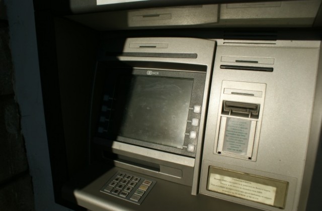 Скимиращо устройство, монтирано на банкомат в Габрово
