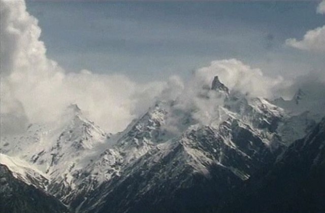 Ледник в Хималаите нараства аномално