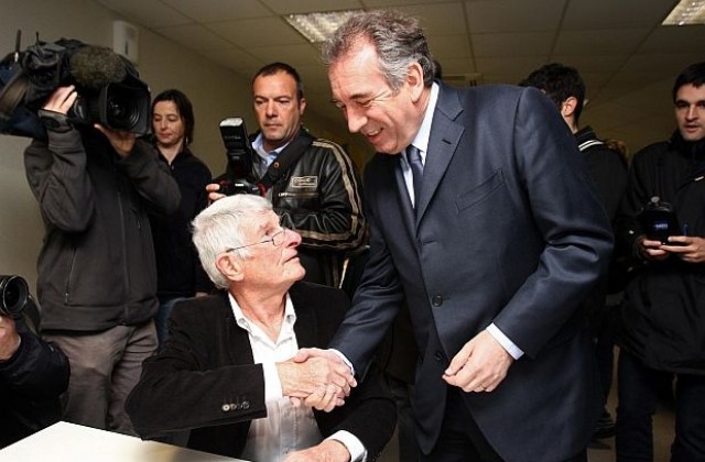 Центристът Франсоа Байру и левият Жан-Люк Меланшон гласуваха на вота във Франция