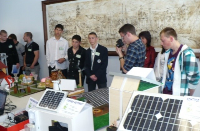 Ученици от ПТГ Д-р Никола Василиади с награди от Трета национална конференция Енергия за бъдещето