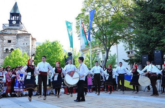 Започна VII-мият Международен фолклорен фестивал „Врачанска пролет
