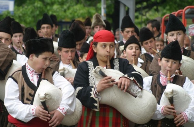 101 гайди огласят Арбанаси за Гергьовден, 20 000 души чакат за събора на овцевъдите