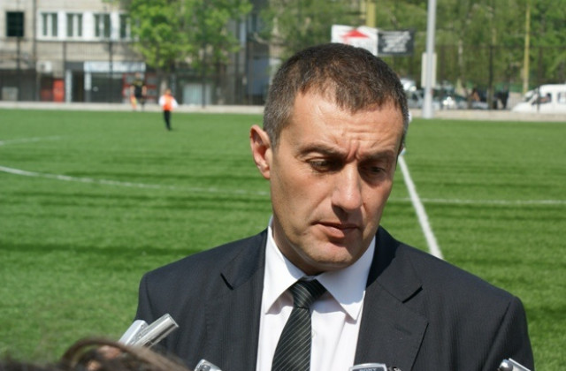 Министър Нейков: Не мога да кажа, че състоянието на спортната база е добро