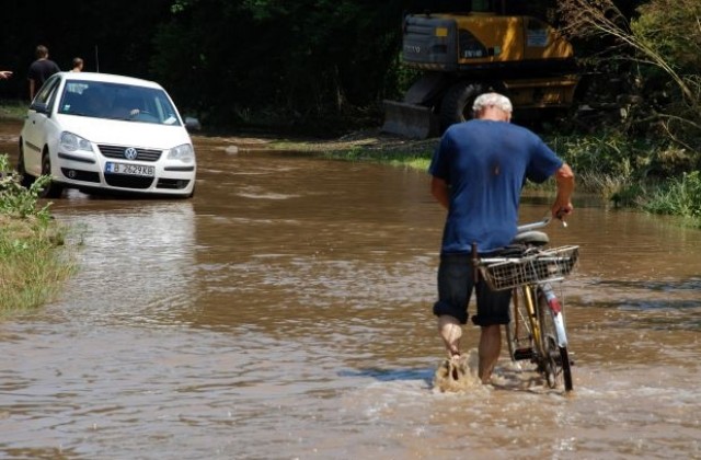 Спасиха от наводнение силистренско село, язовир „Ивайловград” преля