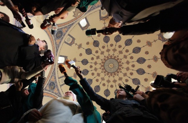 Мюсюлманите могат да останат временно без място за молитва в София