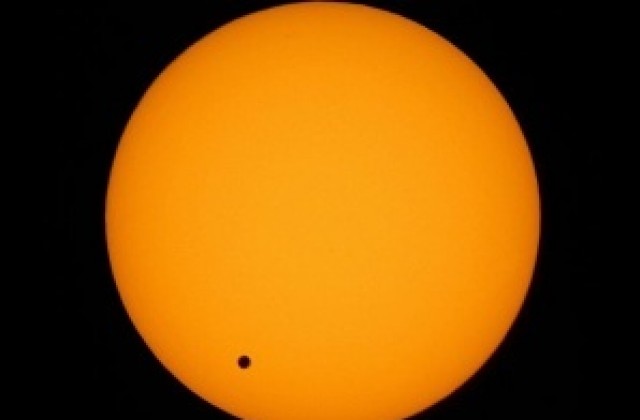 Светът ще наблюдава уникално явление - Венера минава пред Слънцето
