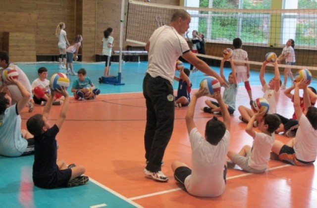 Драган Нешич: Искаме децата да заобичат волейбола