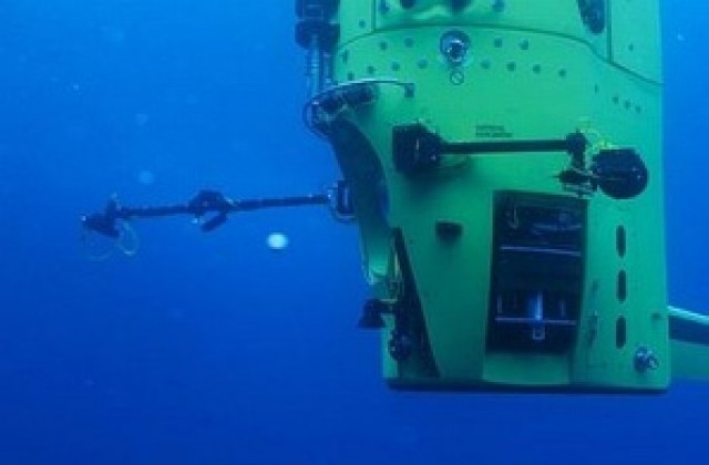 Китайска подводница постави национален рекорд по спускане в Марианската падина