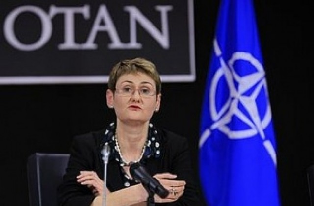 НАТО ще се консултира с Турция във вторник за сваления от Сирия изтребител