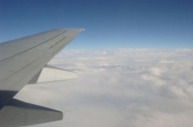 Самолет от Москва за Бургас кацна аварийно на летище „Домодедово”